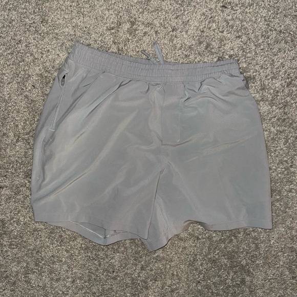 Lululemon Pacebreaker Light Gray Shorts - Picture 1 of 3